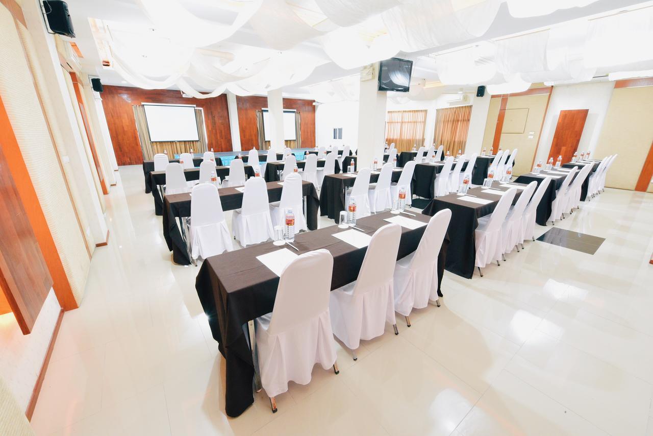 Glory Place Hotel